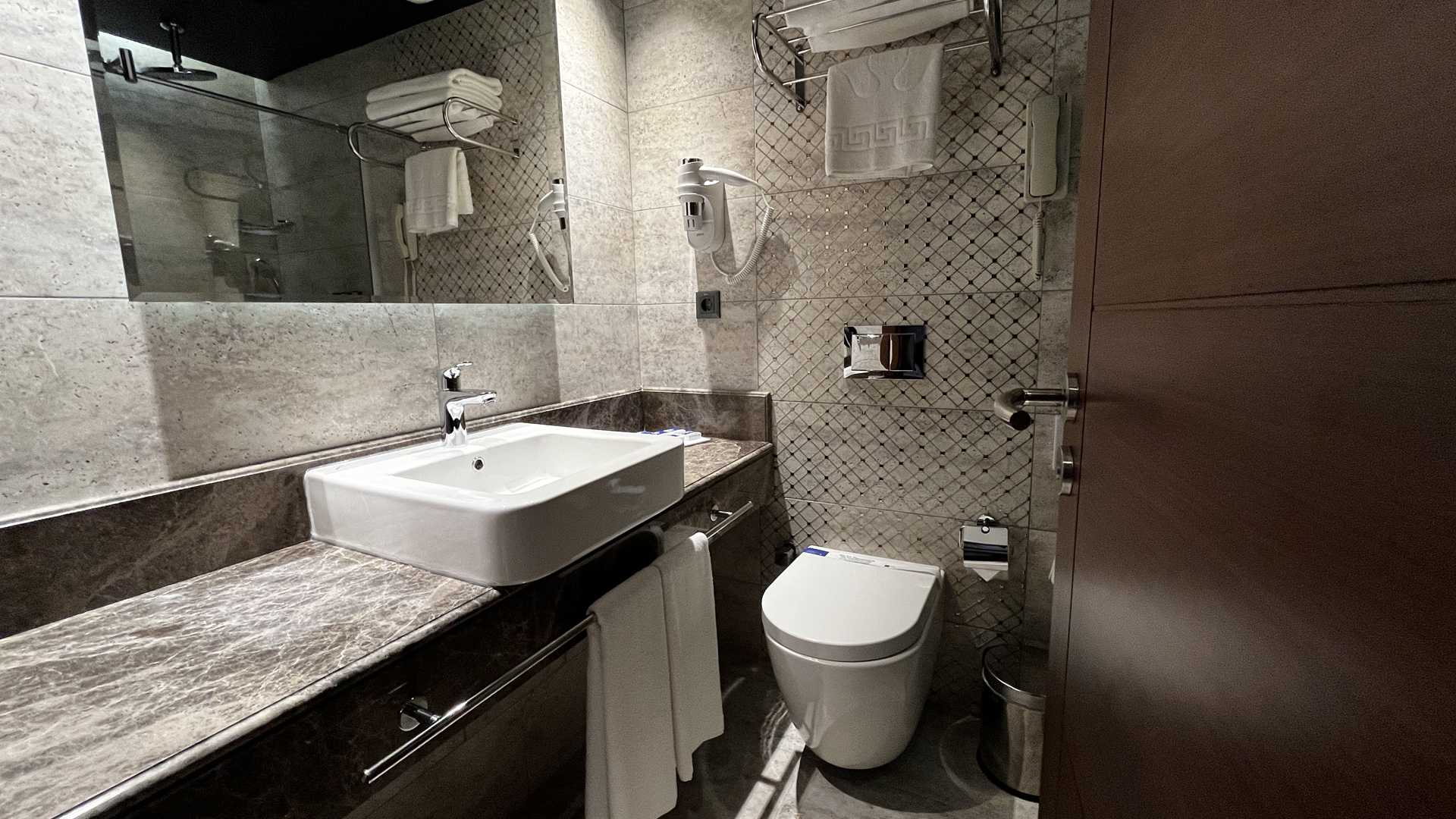 fitness-odasi-2-adet-tek-kisilik-yatak-spor-salonu-aksesuarlariyla-2